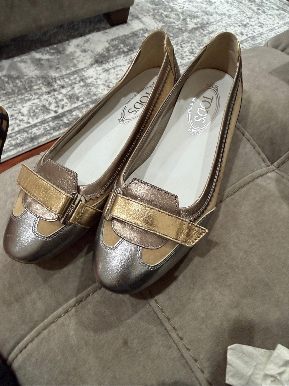 Tod's gold and silver leather flat driving loafer metallic 8.5
